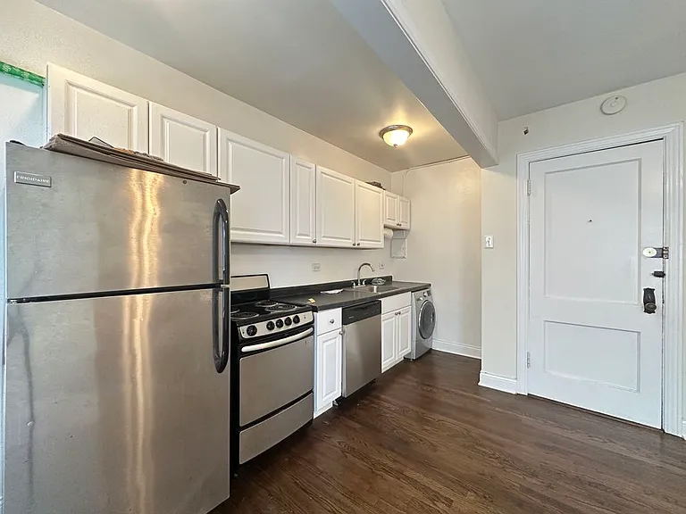 3345 N Marshfield Ave #604 — Photo 3