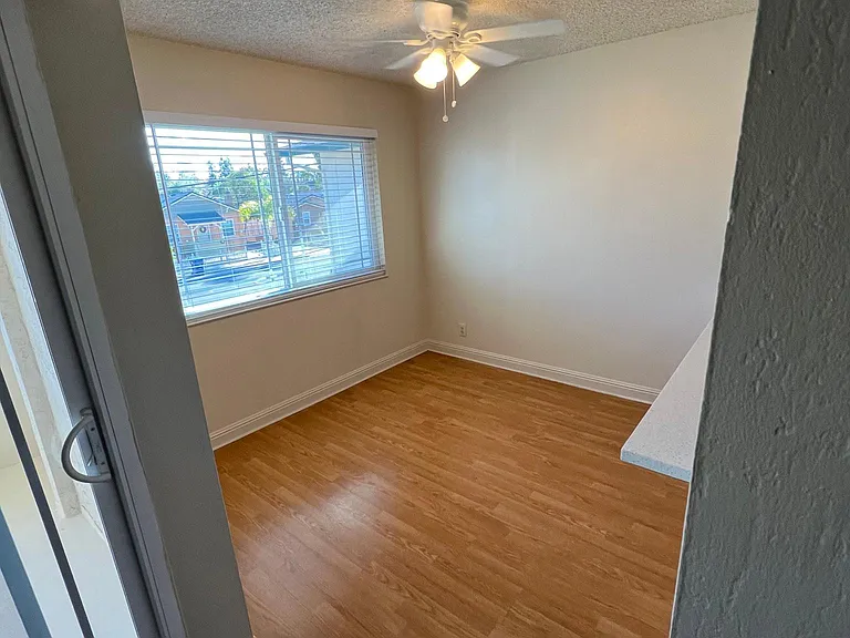 2658 College Ave #5 — Photo 6