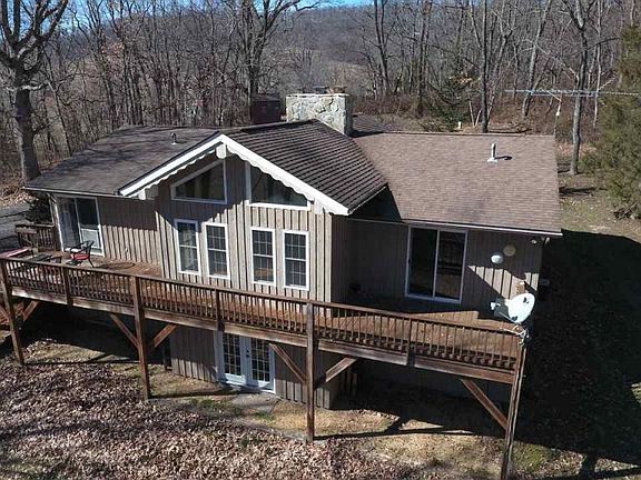3rd image of 167 Mount Ida Ln