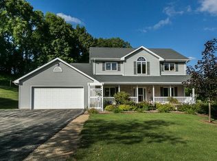 18380 Paradise Hts, Durango, IA 52039