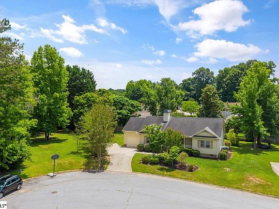 2nd image of 4 Mizzenmast Ct