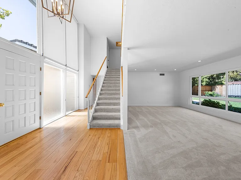 1518 S Brentford Ave — Photo 4