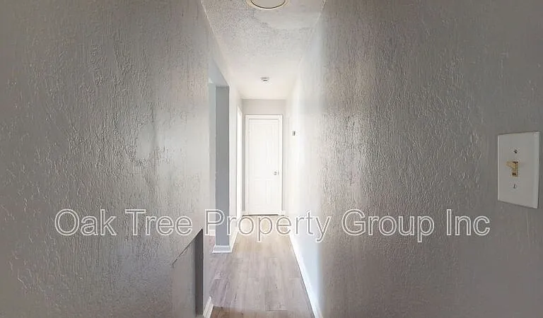 6621 Bancroft Ave — Photo 7