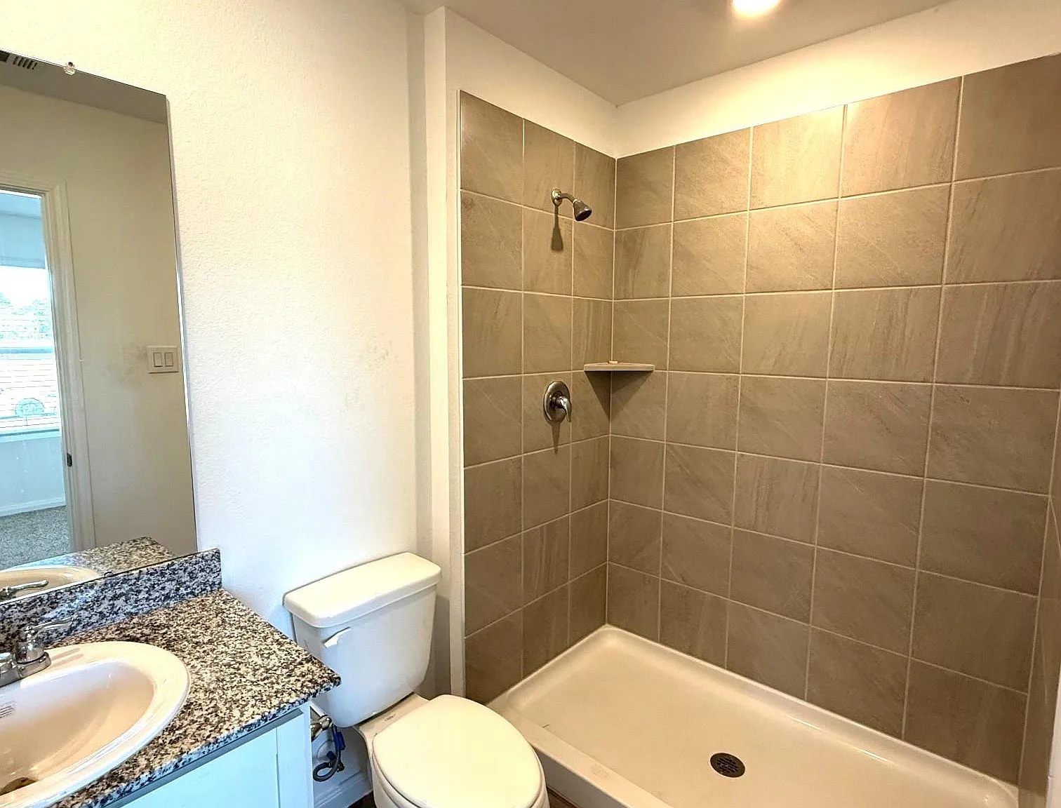 3 bed, 2.0 bath, 1023 sqft, $1,395 — Photo 3