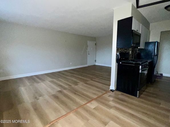 12 Manchester Ct APT H