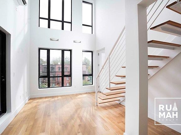 2nd image of 135 Lefferts Pl APT 4B