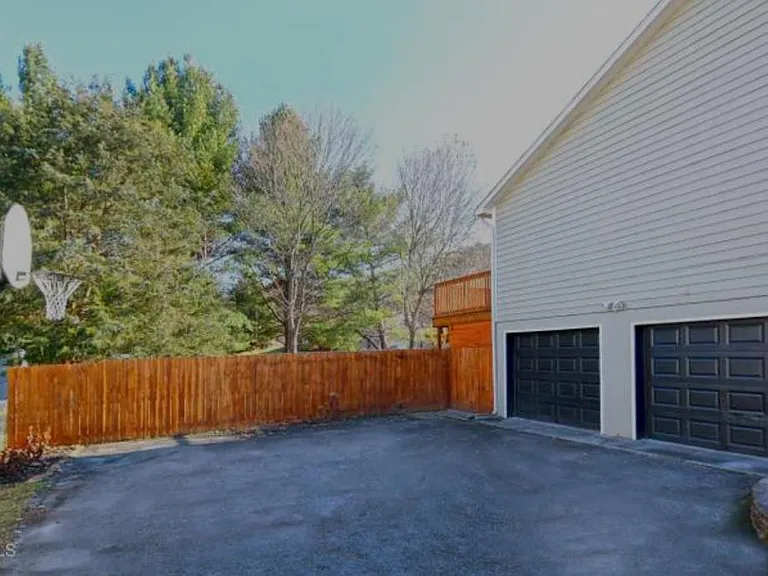1636 Campfire Dr — Photo 22