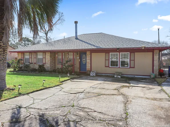 2119 Monterrey St, Kemah, TX 77565