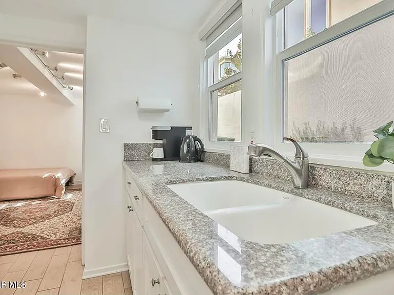 1637 Malcolm Ave #1637 — Photo 7