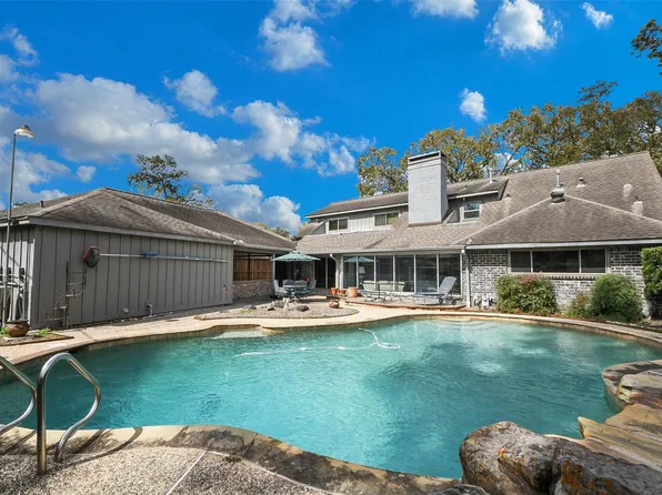 1123 Candlelight Ln, Houston, TX 77018