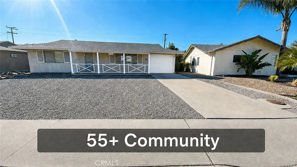 2 bed, 992 sqft, $1,795 — Photo 1