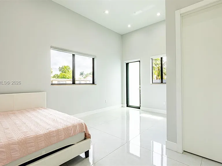 11450 SW 59th Ter — Photo 12