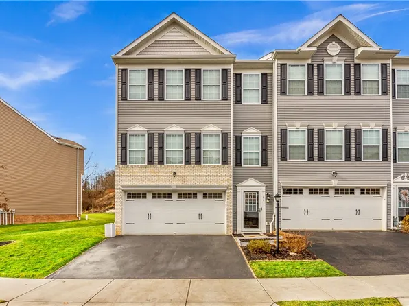 215 Lockheed Dr, Coraopolis, PA 15108