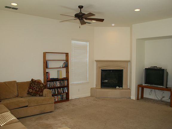 5th image of 400 Kenley Ct