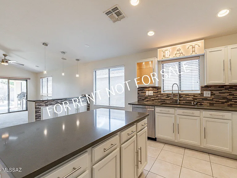 11344 N Gray Boulder Ct — Photo 17