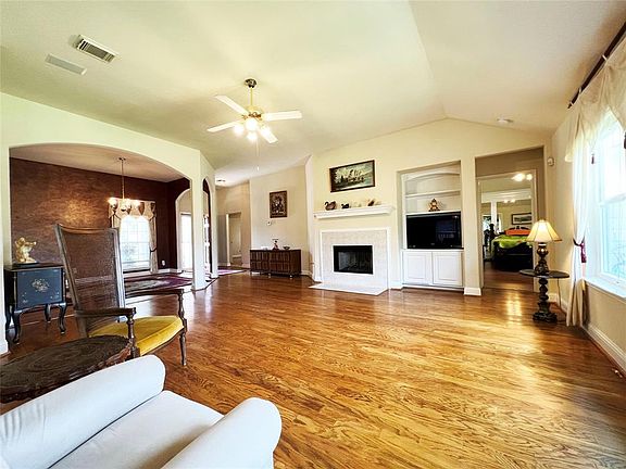4th image of 8827 Aberdeen Oaks Drive