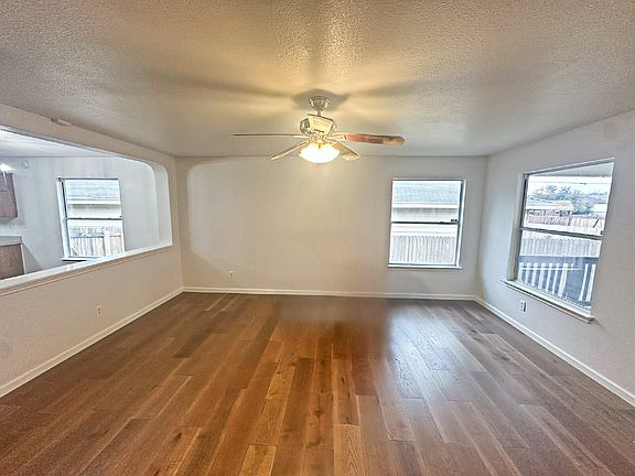 3rd image of 515 Diana Dr