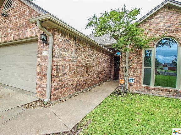5th image of 3115 Red Oak Dr
