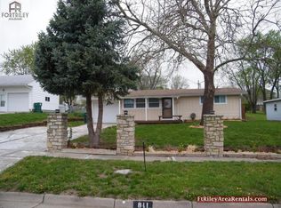 811 Grove St, Wakefield, KS 67487