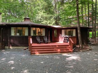 2260 White Oak Trl, Pocono Pines, PA