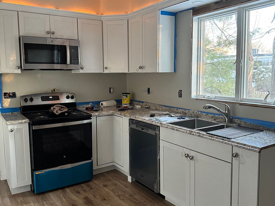 1st image of 4 5th Ave #2