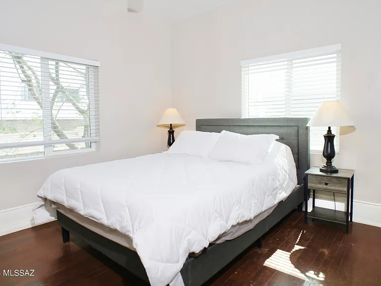 12 E University Blvd #14 — Photo 10