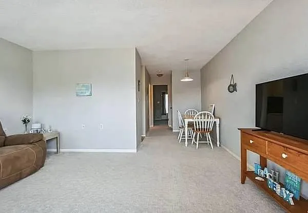 8425 112th St N #203 — Photo 3