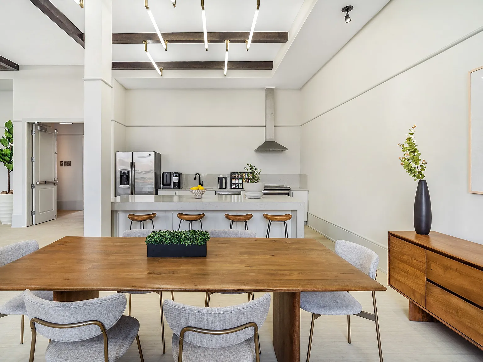 The Addison Apartments — Photo 4