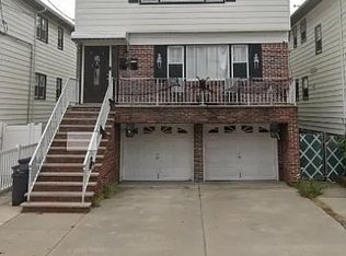 94 Oak St, Bayonne, NJ 07002