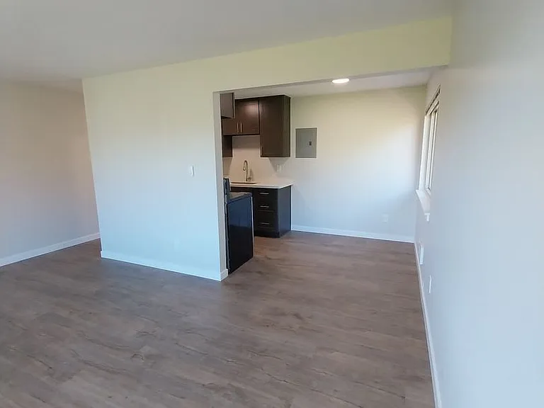 5029 Roosevelt Way NE — Photo 2