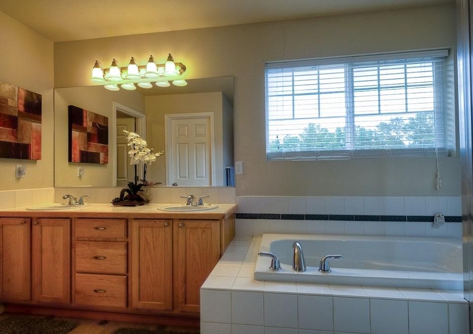 2nd image of 2527 248th Pl NE
