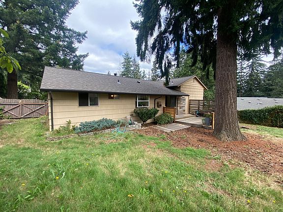 5th image of 1832 191st St SW