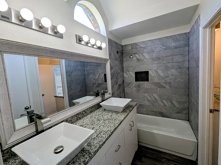 1508 Mayfair Dr — Photo 8