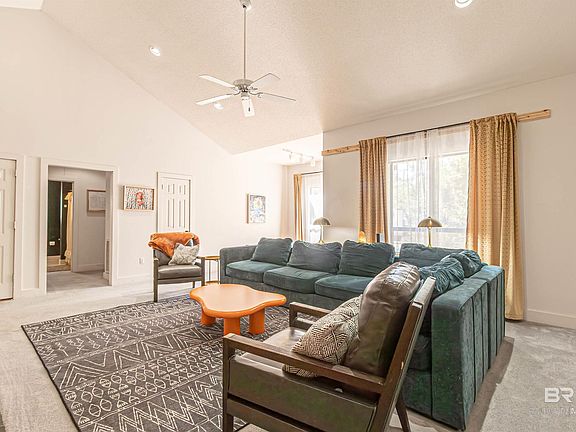 4th image of 109 Havenwood Cir