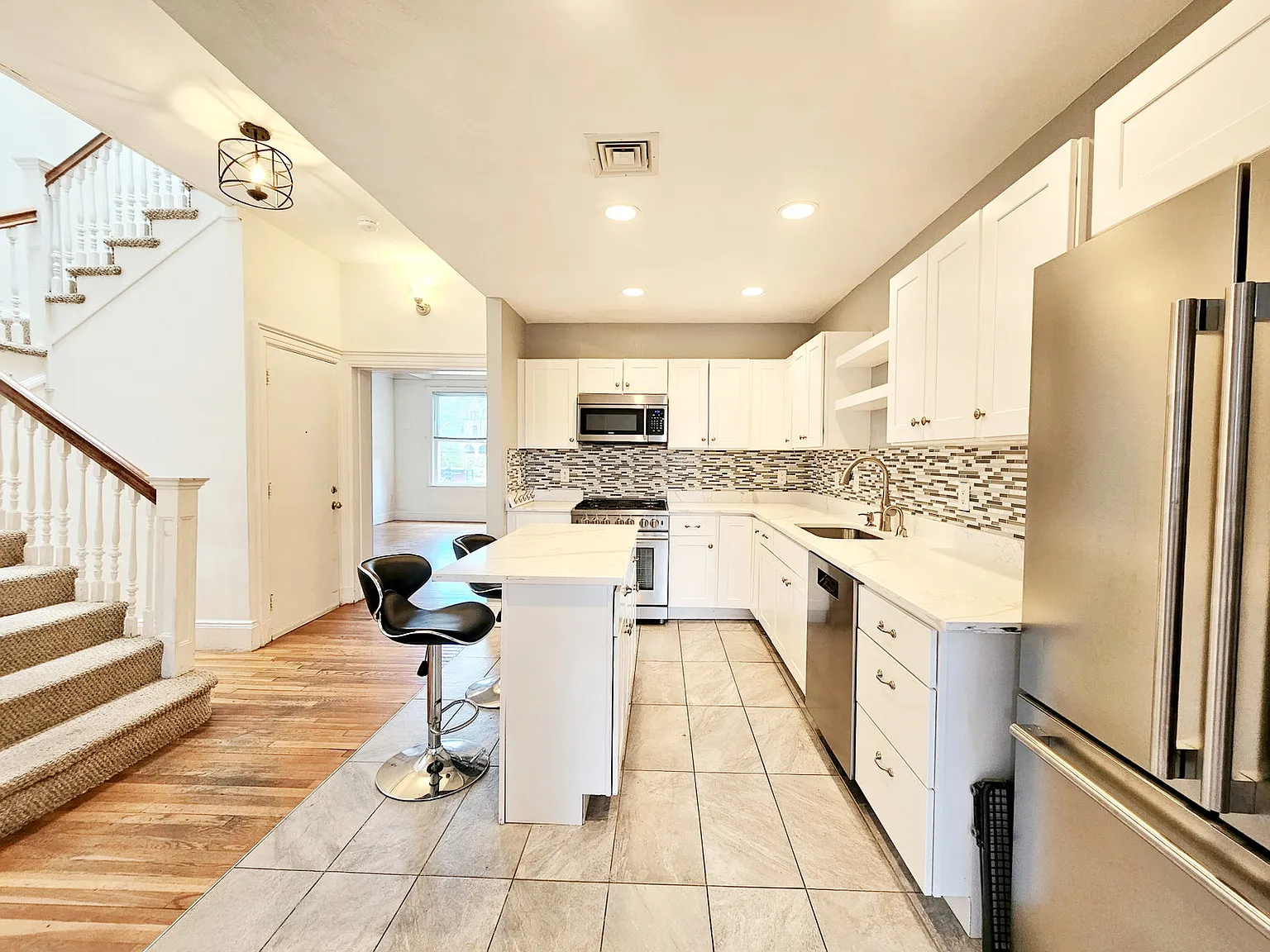 1714 Beacon St — Photo 3