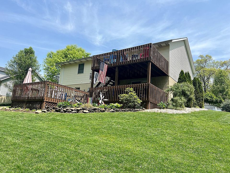 2nd image of 527 Canterberry Dr