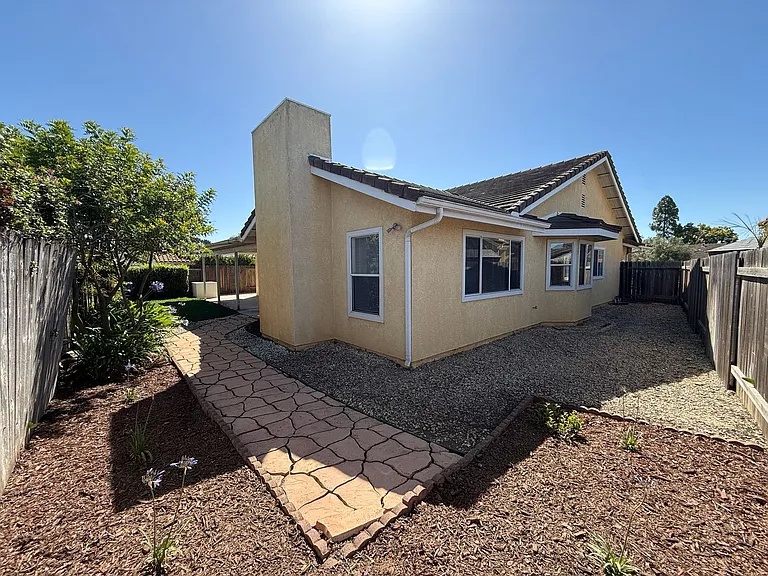 1470 Mercer Ct — Photo 59