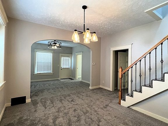 3rd image of 206 E Prescott Ave