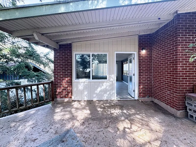 1180 E 37th Ave — Photo 21