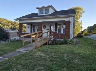 722 Greenup Ave, Raceland, KY 41169