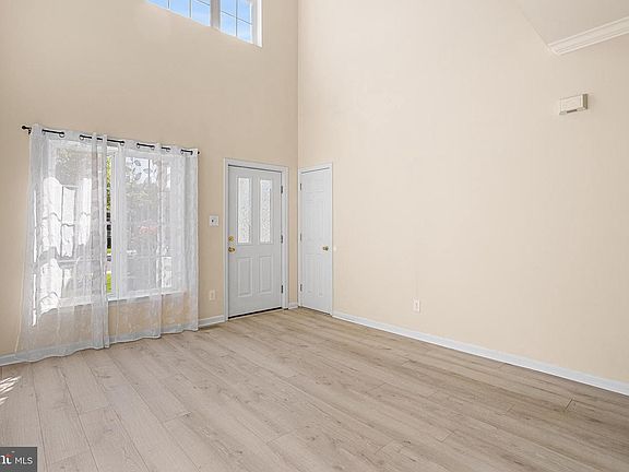 4th image of 6 Wilson Way #3