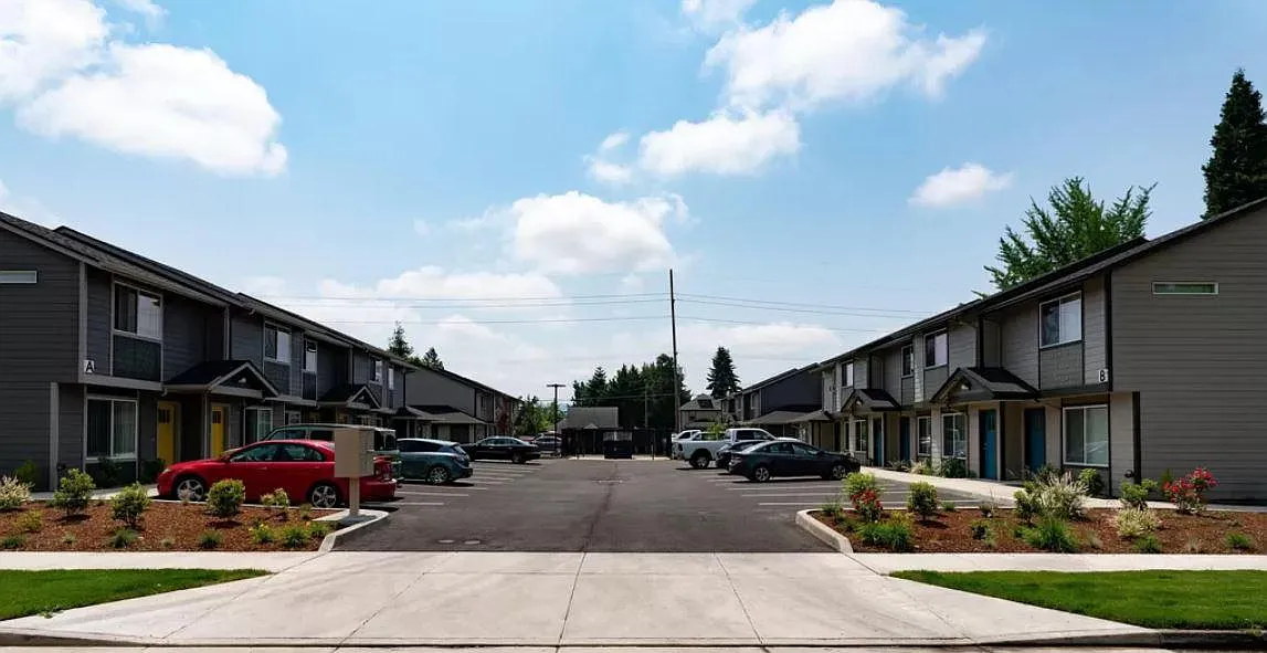 Lebanon City Townhomes — Photo 1