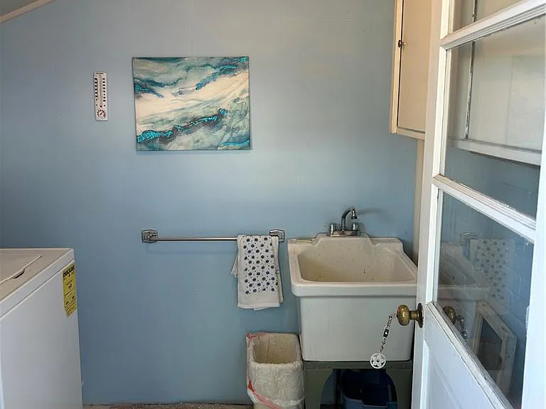 210 E Goepp St — Photo 15