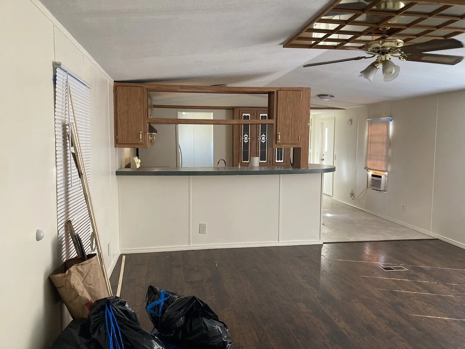 3 bed, 1200 sqft, $1,375 — Photo 2