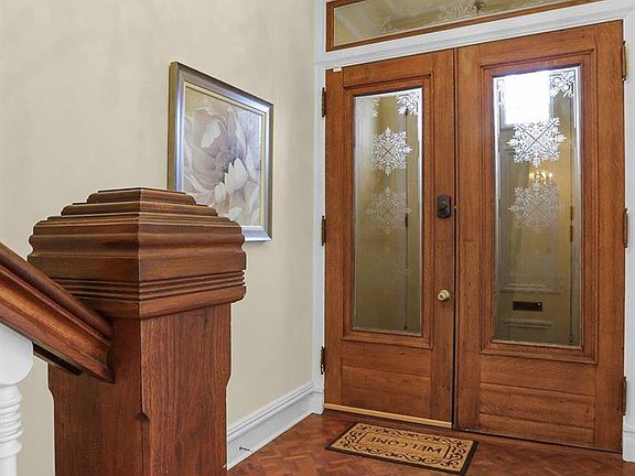 2nd image of 2322 Albion Pl