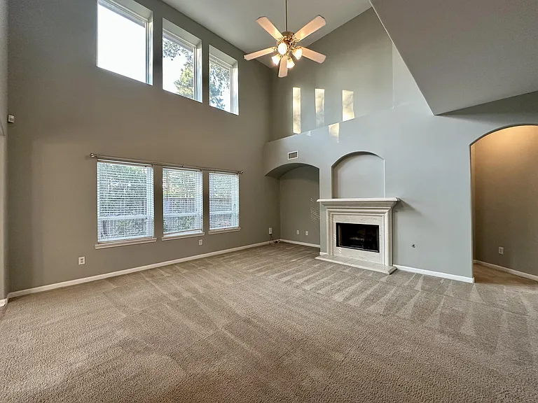 9222 Memorial Grove Dr — Photo 3