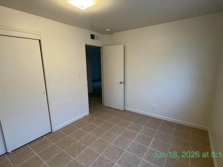 3232 — Photo 11