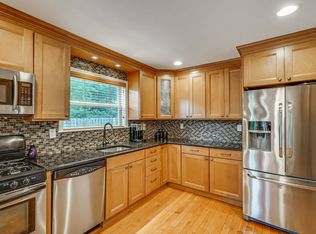 3 Willow Dr, Old Bridge, NJ 08857