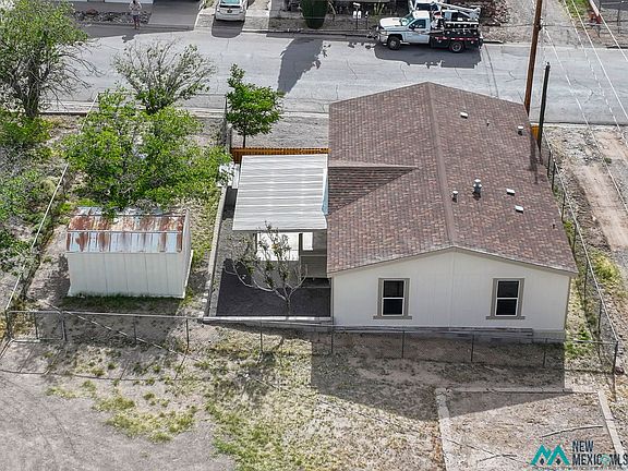 3rd image of 218 N Cedar St