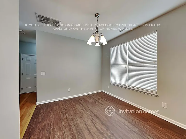 1912 Pear Tree Ln — Photo 8
